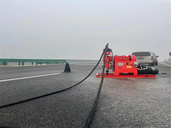 王场镇马路路基路面开裂下沉注浆加固灌浆